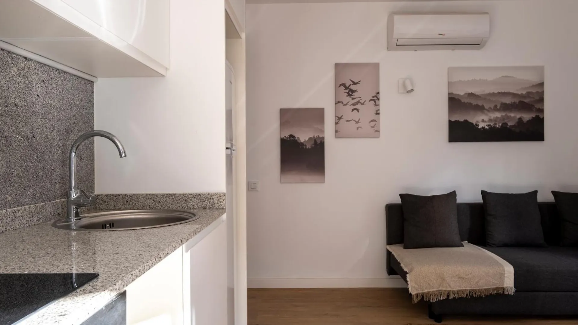 Centric Apartment Camp Nou 2 L'Hospitalet de Llobregat 0*,  Spain