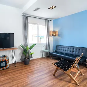 Apartment Caliu Barcelona - Camp Nou, L’Hospitalet de Llobregat